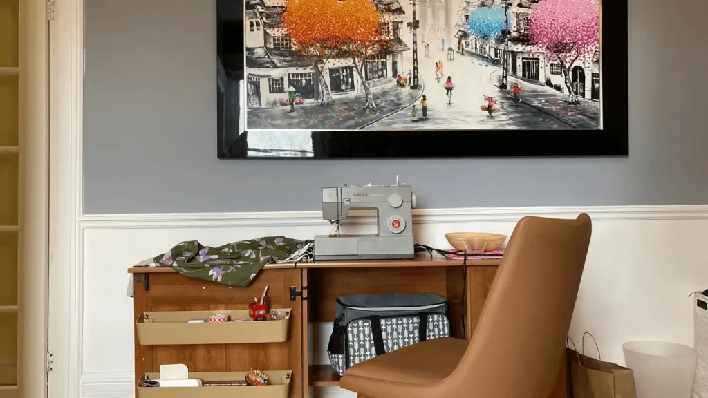 Isabelle Couture desk